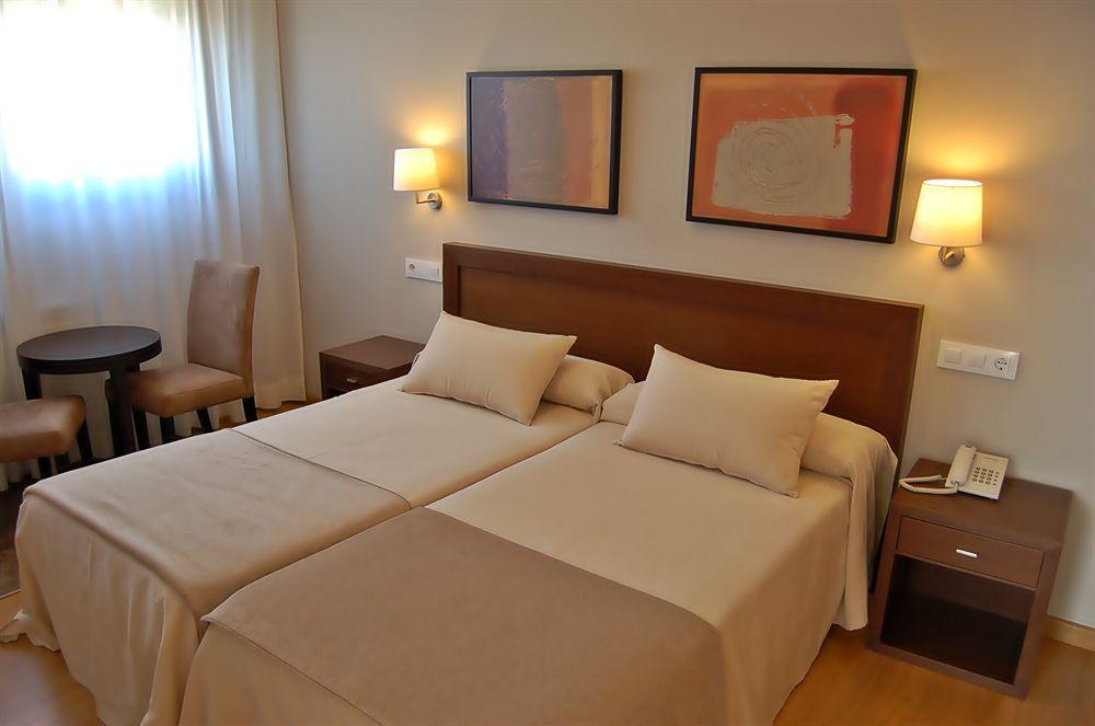 Apartamentos Turisticos Playa De Osmo Corme 외부 사진