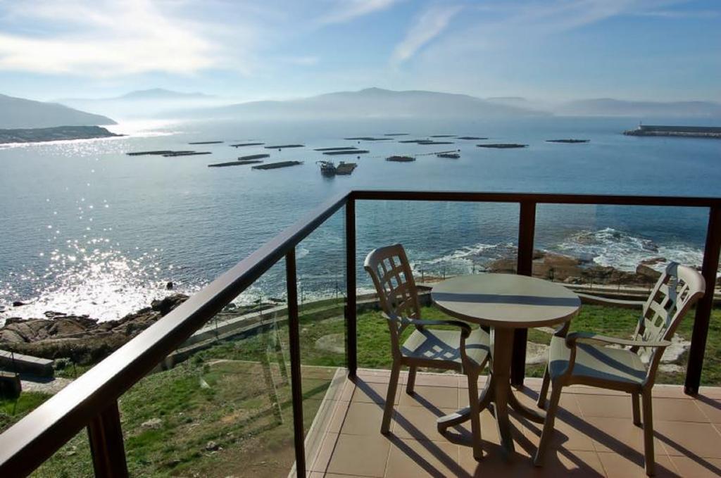 Apartamentos Turisticos Playa De Osmo Corme 외부 사진