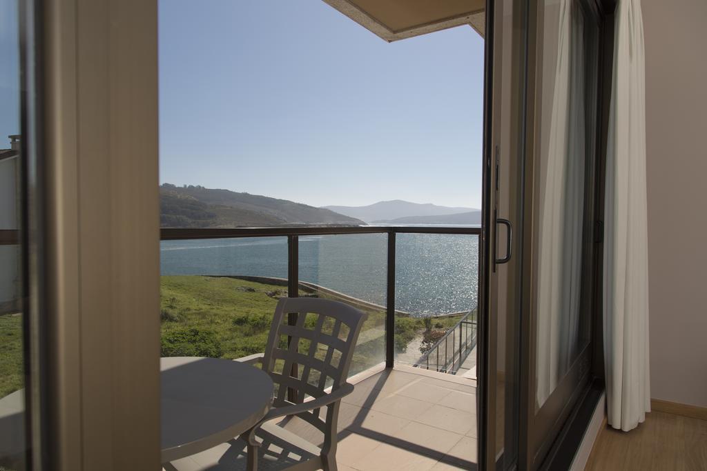 Apartamentos Turisticos Playa De Osmo Corme 외부 사진