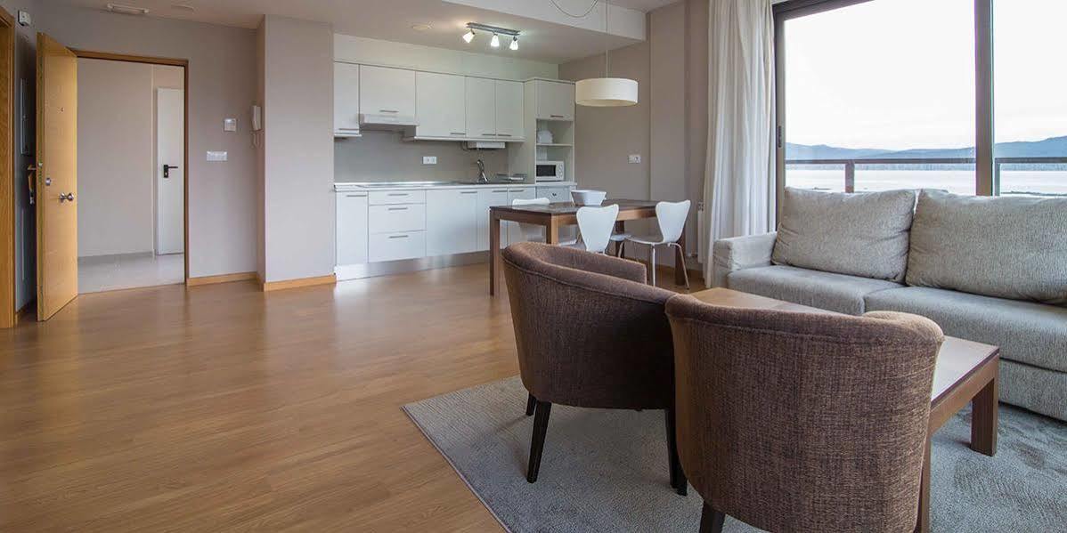 Apartamentos Turisticos Playa De Osmo Corme 외부 사진